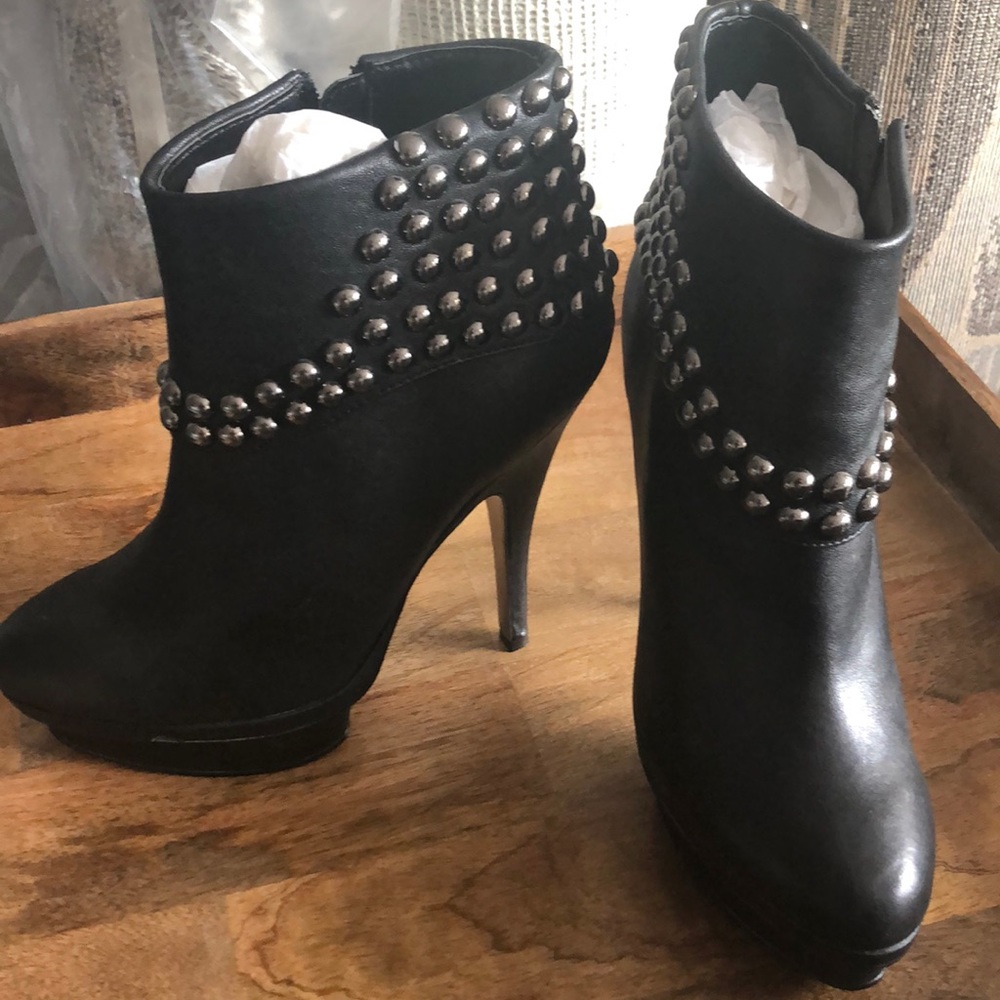 Women’s shoes